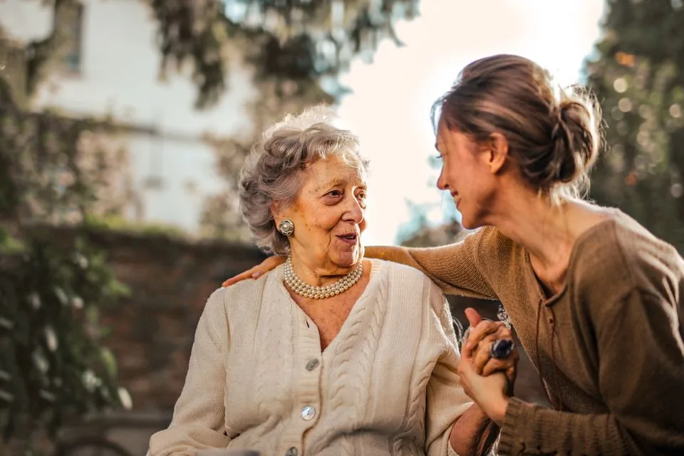 Reencuentro entre dos personas
